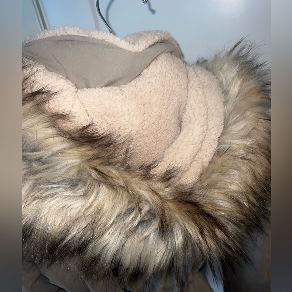 COPY - DKNY parka coat - Picture 5 of 6